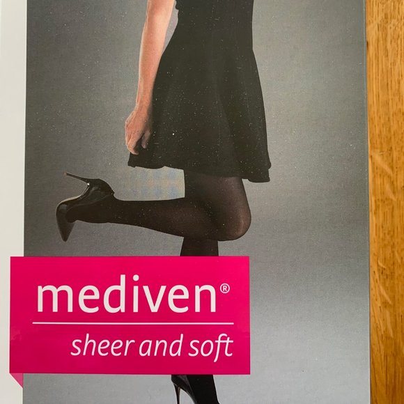 Compression Panty hose 20-30 MMHG/Size III - Picture 3 of 6